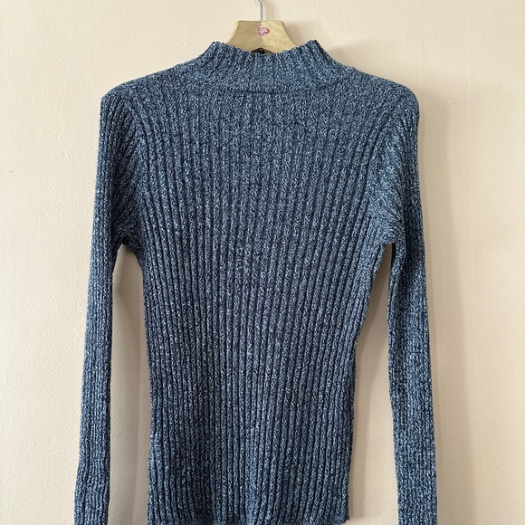 H&M Lightweight Ribbed Grey Turtleneck Sweater - Picture 2 of 5